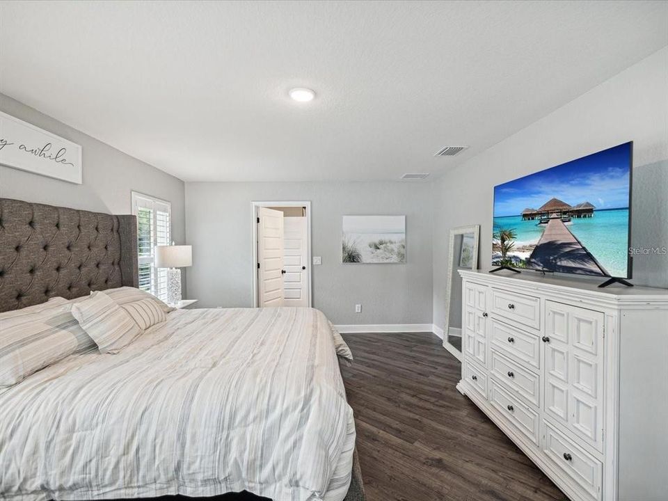 For Sale: $378,900 (4 beds, 2 baths, 2170 Square Feet)