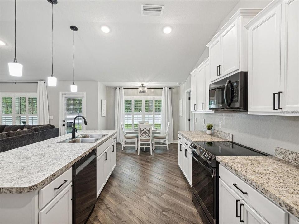 For Sale: $378,900 (4 beds, 2 baths, 2170 Square Feet)