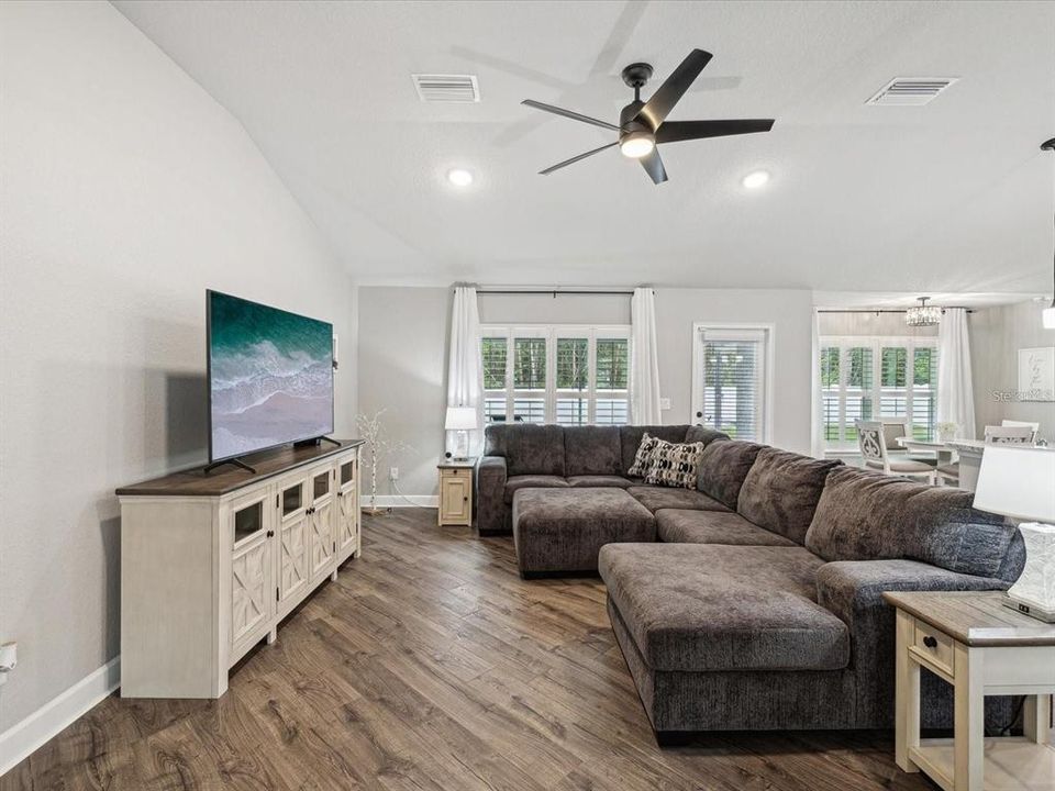 For Sale: $378,900 (4 beds, 2 baths, 2170 Square Feet)