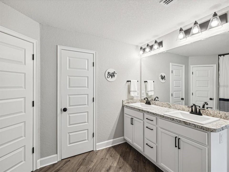 For Sale: $378,900 (4 beds, 2 baths, 2170 Square Feet)