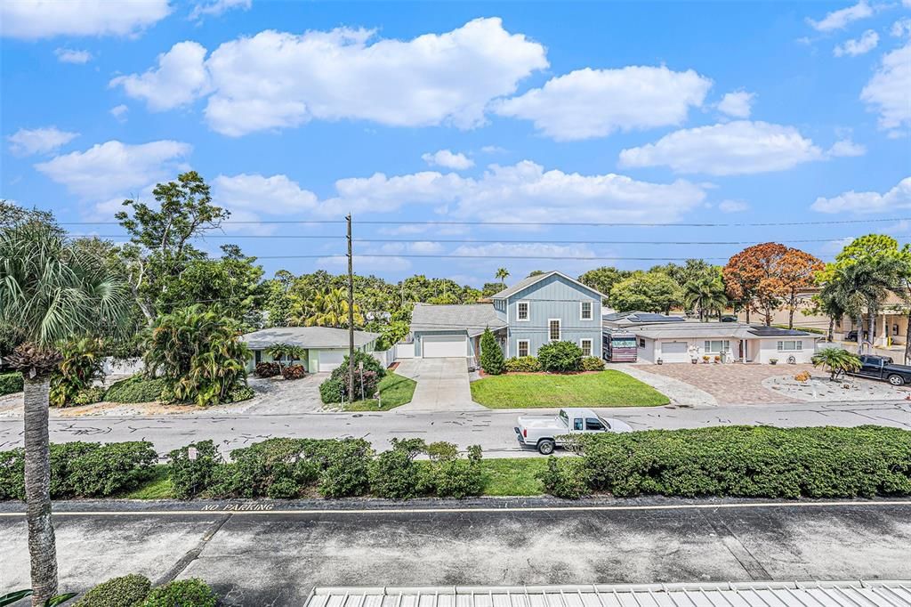 待售: $155,000 (1 贝兹, 1 浴室, 729 平方英尺)