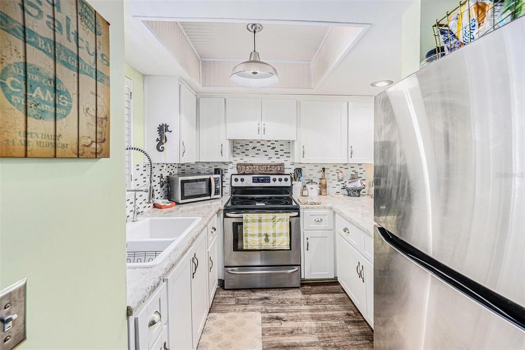 待售: $155,000 (1 贝兹, 1 浴室, 729 平方英尺)