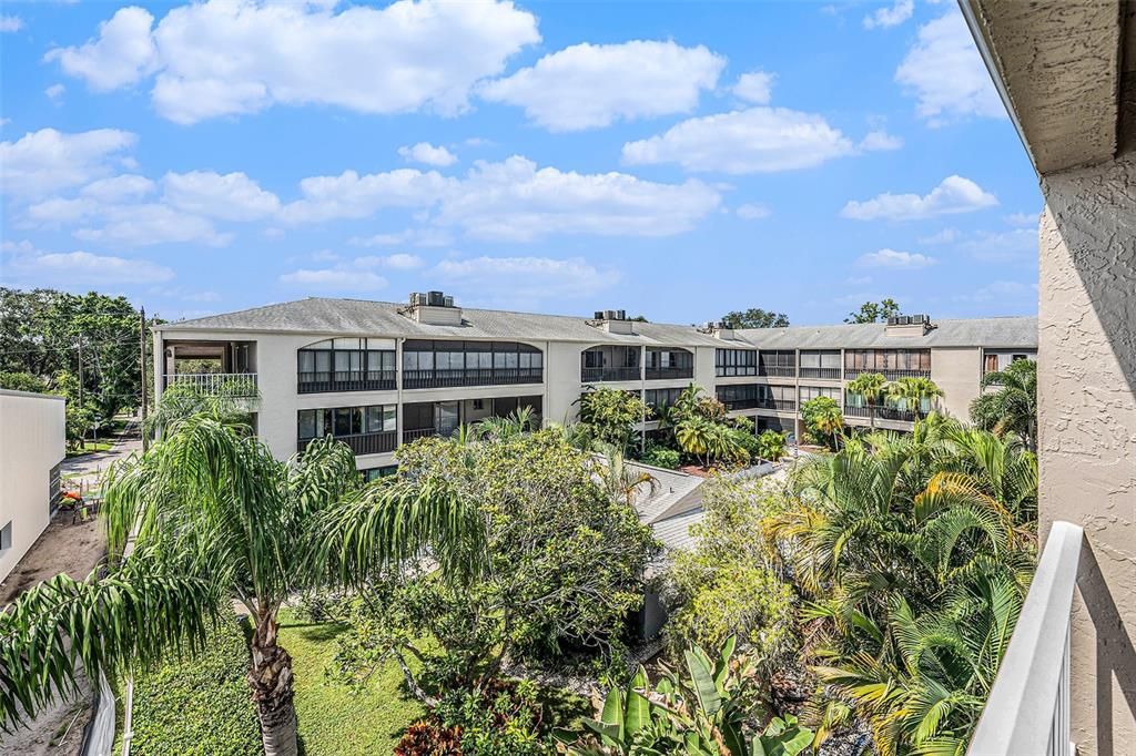 待售: $155,000 (1 贝兹, 1 浴室, 729 平方英尺)