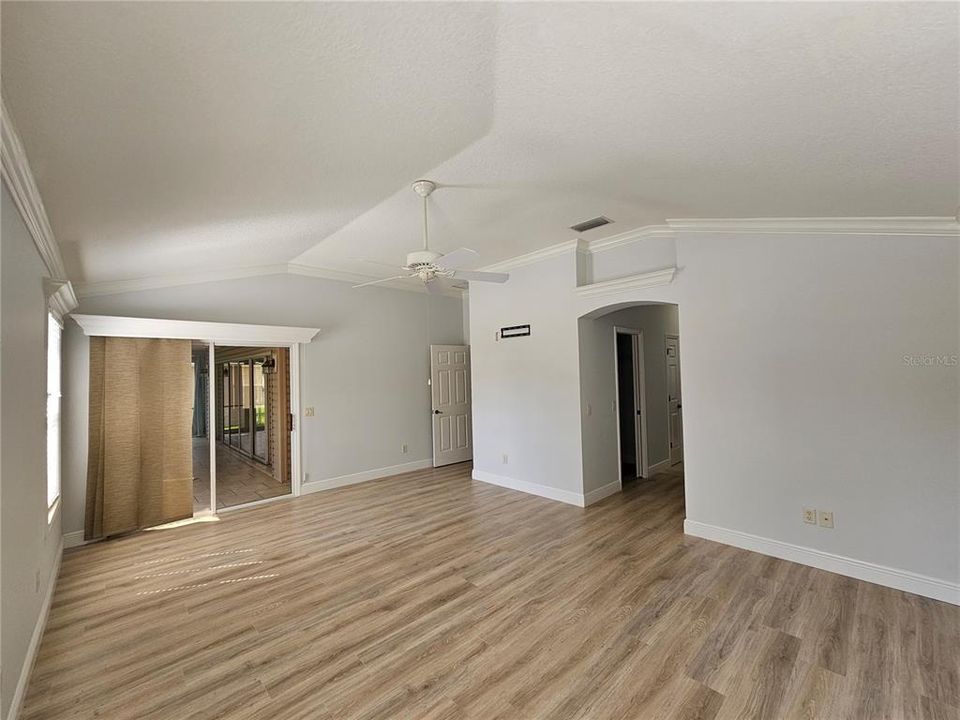 出租: $3,000 (3 贝兹, 2 浴室, 1887 平方英尺)