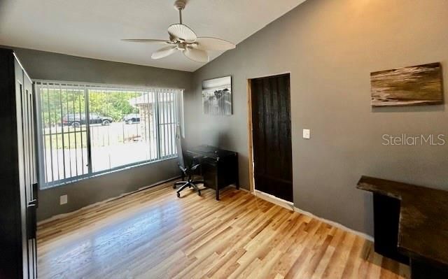 На продажу: $385,000 (4 спален, 2 ванн, 1774 Квадратных фут)