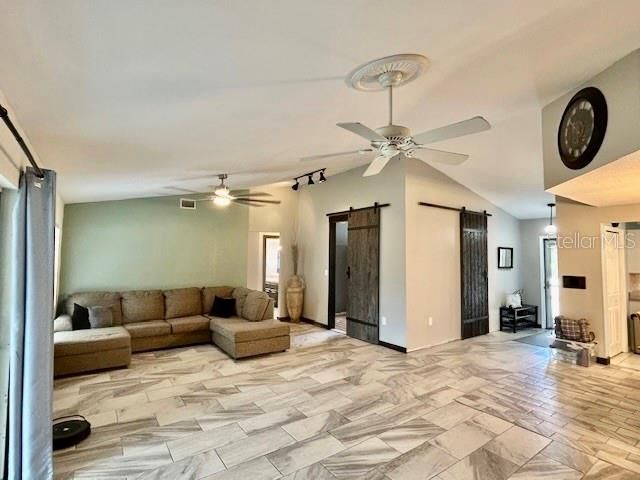 На продажу: $385,000 (4 спален, 2 ванн, 1774 Квадратных фут)