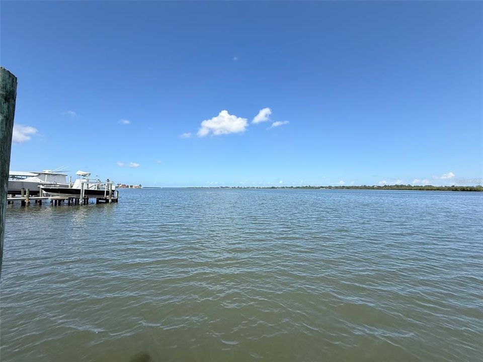 На продажу: $549,999 (0.31 acres)