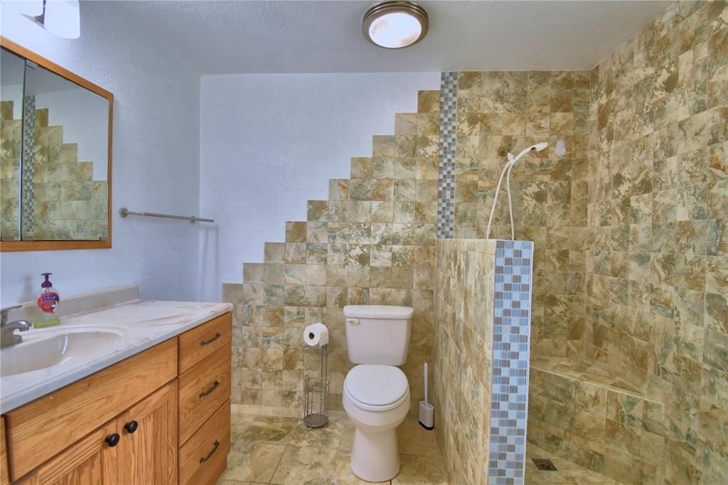 For Sale: $299,000 (3 beds, 1 baths, 1766 Square Feet)