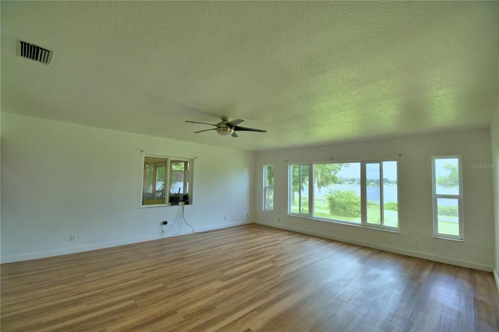 For Sale: $299,000 (3 beds, 1 baths, 1766 Square Feet)