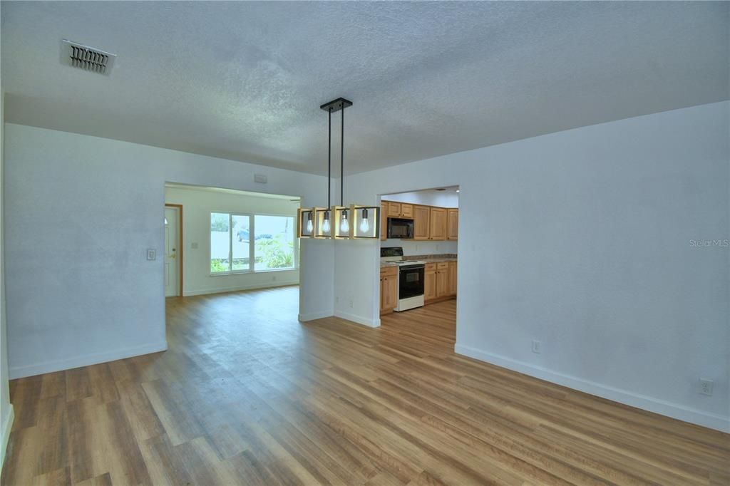 For Sale: $299,000 (3 beds, 1 baths, 1766 Square Feet)