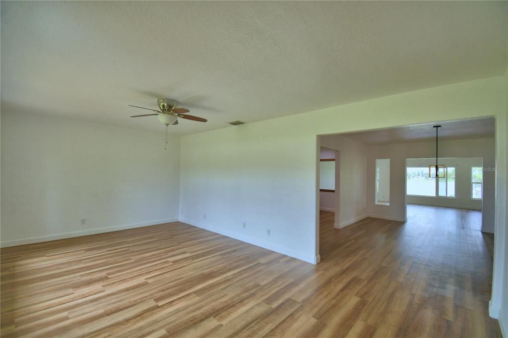 For Sale: $299,000 (3 beds, 1 baths, 1766 Square Feet)