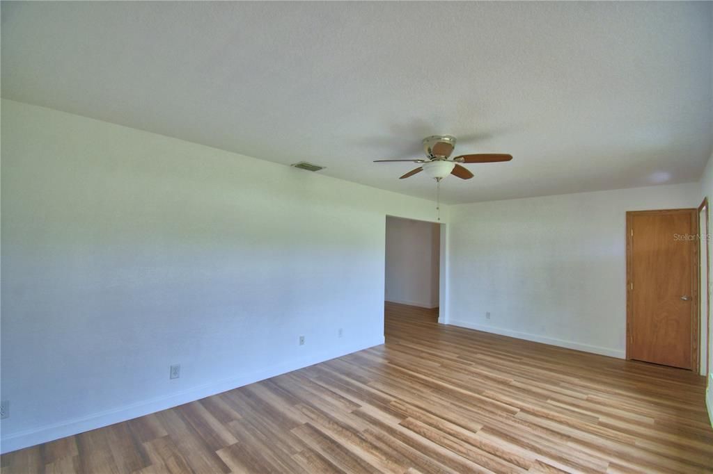 For Sale: $299,000 (3 beds, 1 baths, 1766 Square Feet)