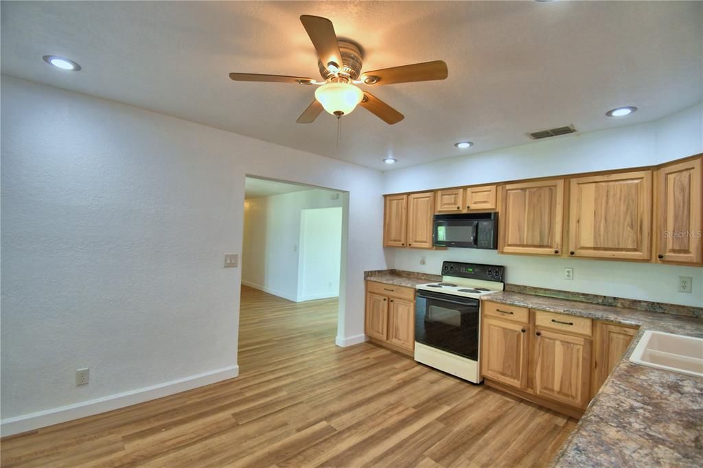 For Sale: $299,000 (3 beds, 1 baths, 1766 Square Feet)