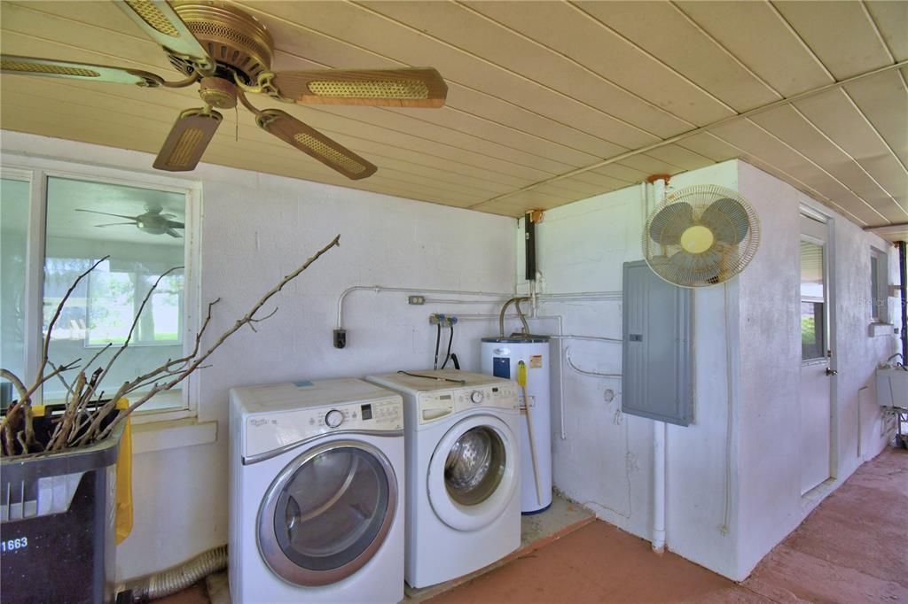 For Sale: $299,000 (3 beds, 1 baths, 1766 Square Feet)