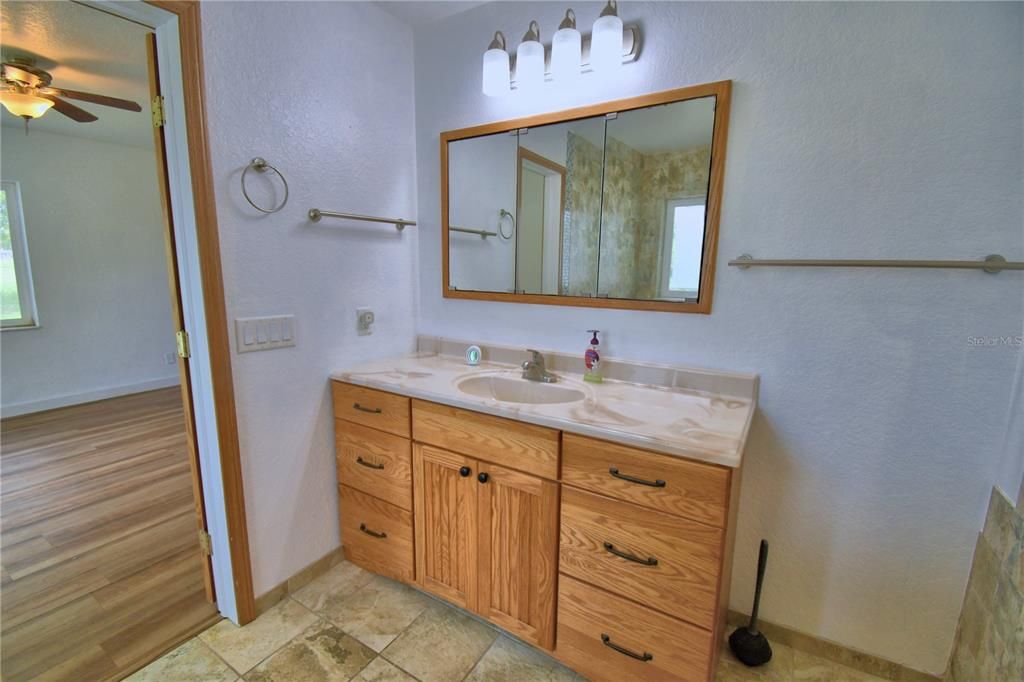 For Sale: $299,000 (3 beds, 1 baths, 1766 Square Feet)