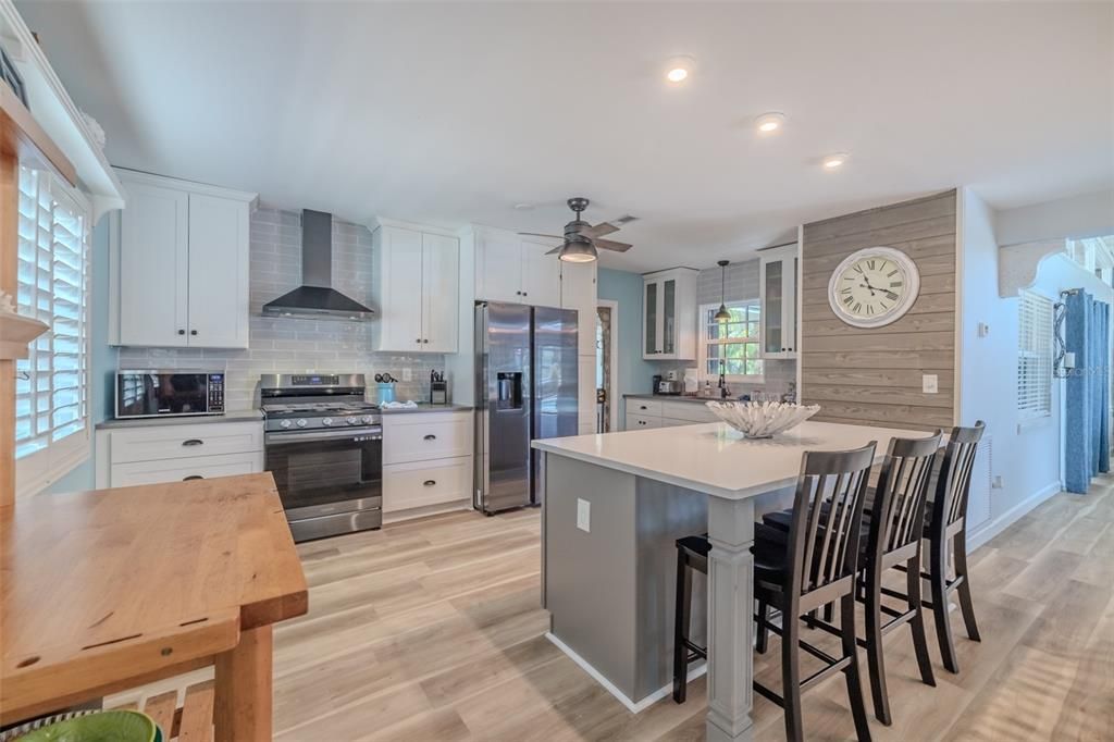 En Venta: $680,000 (3 camas, 4 baños, 2271 Pies cuadrados)