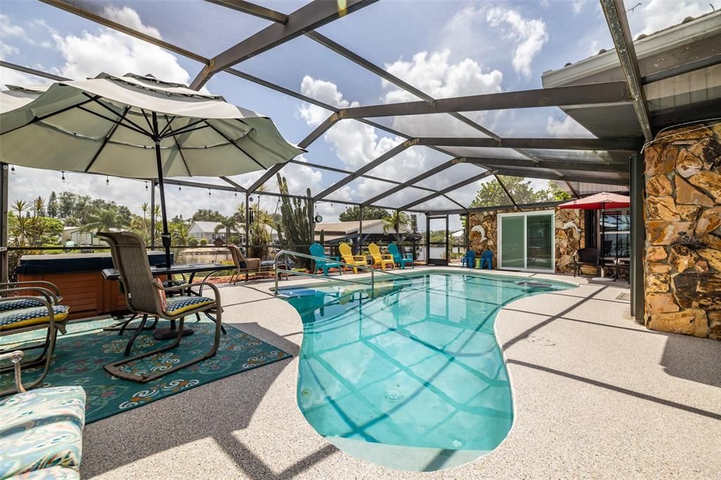 En Venta: $680,000 (3 camas, 4 baños, 2271 Pies cuadrados)