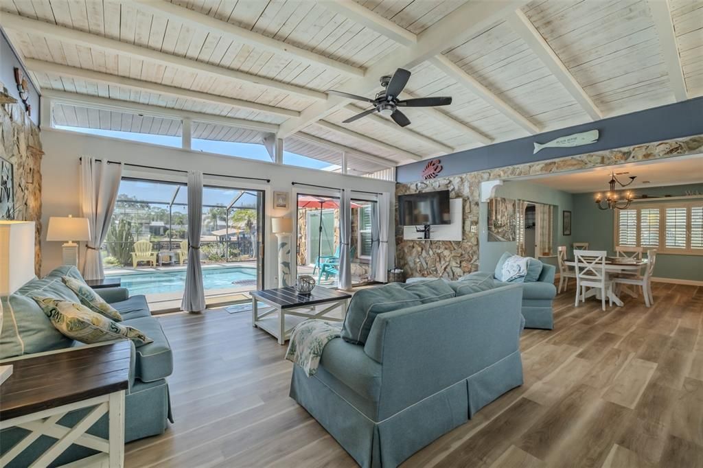 En Venta: $680,000 (3 camas, 4 baños, 2271 Pies cuadrados)