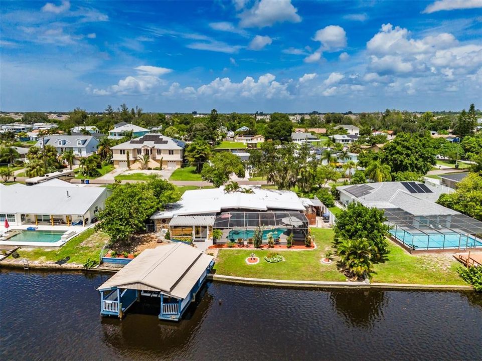 En Venta: $680,000 (3 camas, 4 baños, 2271 Pies cuadrados)