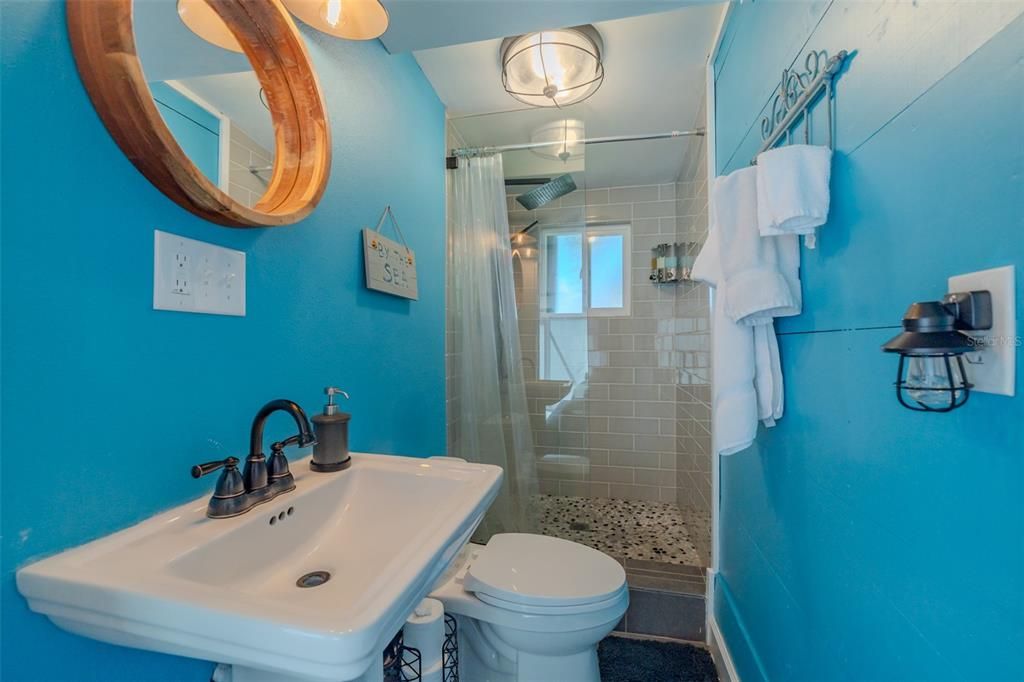 En Venta: $680,000 (3 camas, 4 baños, 2271 Pies cuadrados)