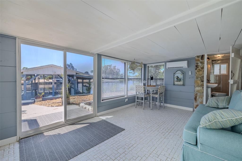 En Venta: $680,000 (3 camas, 4 baños, 2271 Pies cuadrados)