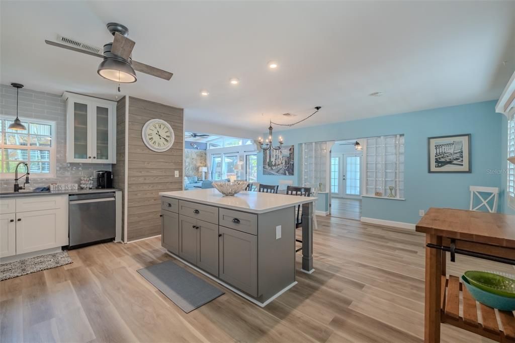 En Venta: $680,000 (3 camas, 4 baños, 2271 Pies cuadrados)