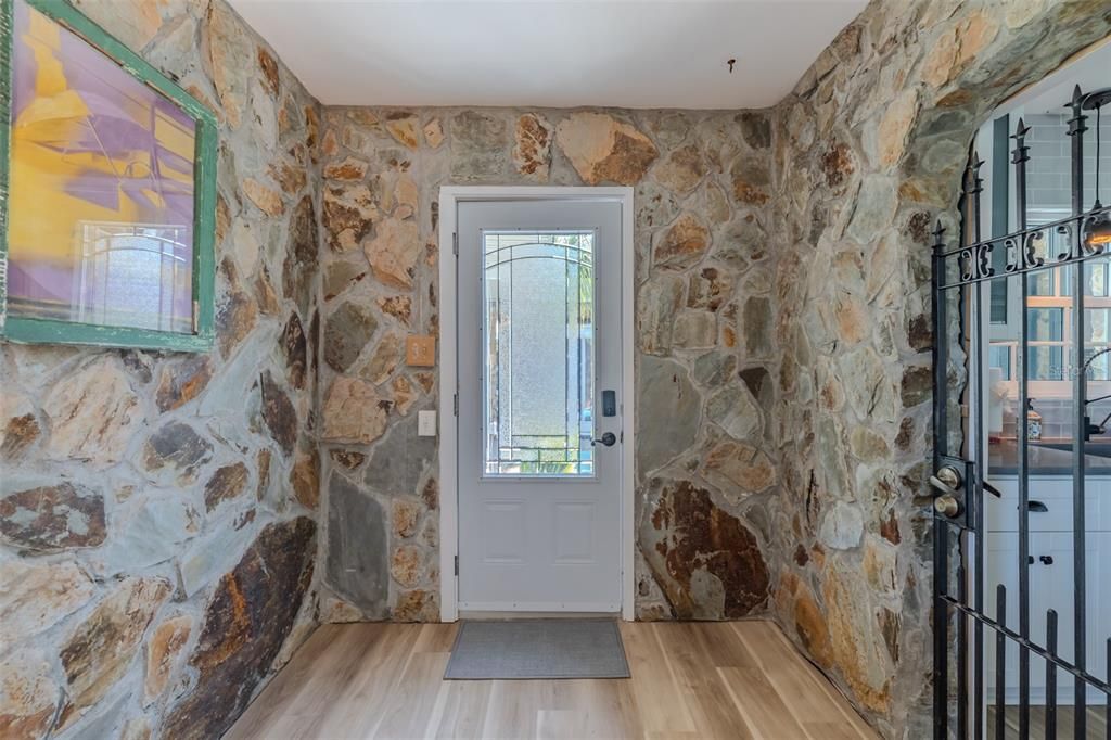 En Venta: $680,000 (3 camas, 4 baños, 2271 Pies cuadrados)