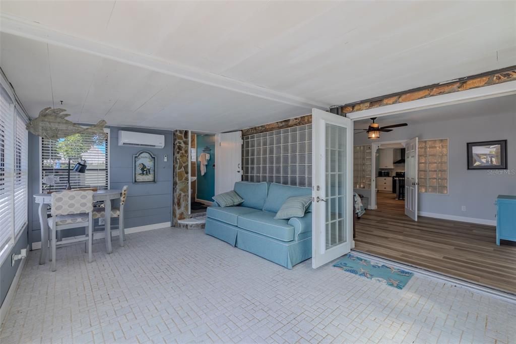 En Venta: $680,000 (3 camas, 4 baños, 2271 Pies cuadrados)