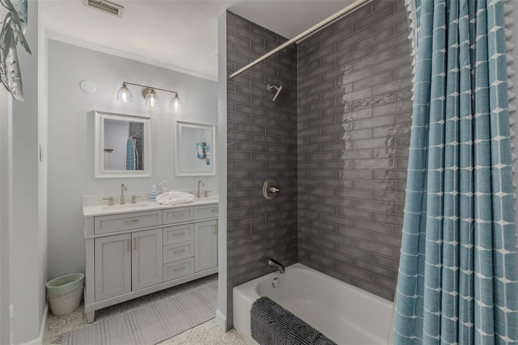 En Venta: $680,000 (3 camas, 4 baños, 2271 Pies cuadrados)