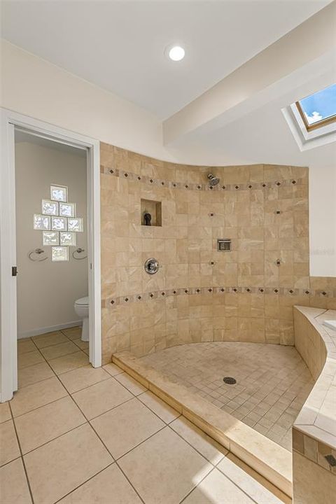 待售: $820,000 (3 贝兹, 2 浴室, 2857 平方英尺)