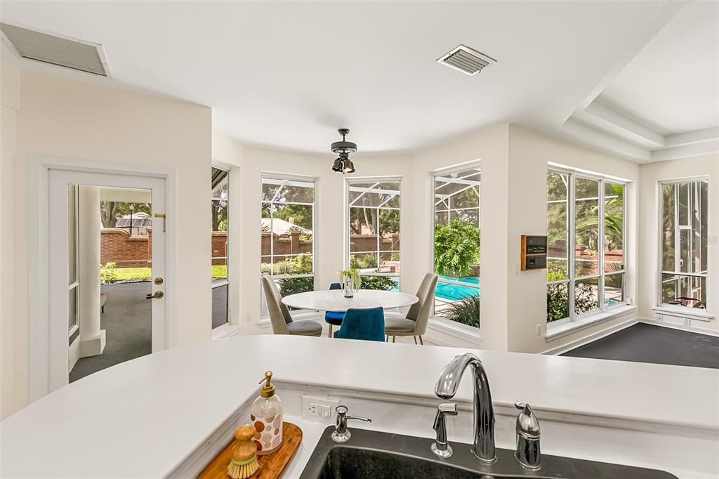 待售: $820,000 (3 贝兹, 2 浴室, 2857 平方英尺)