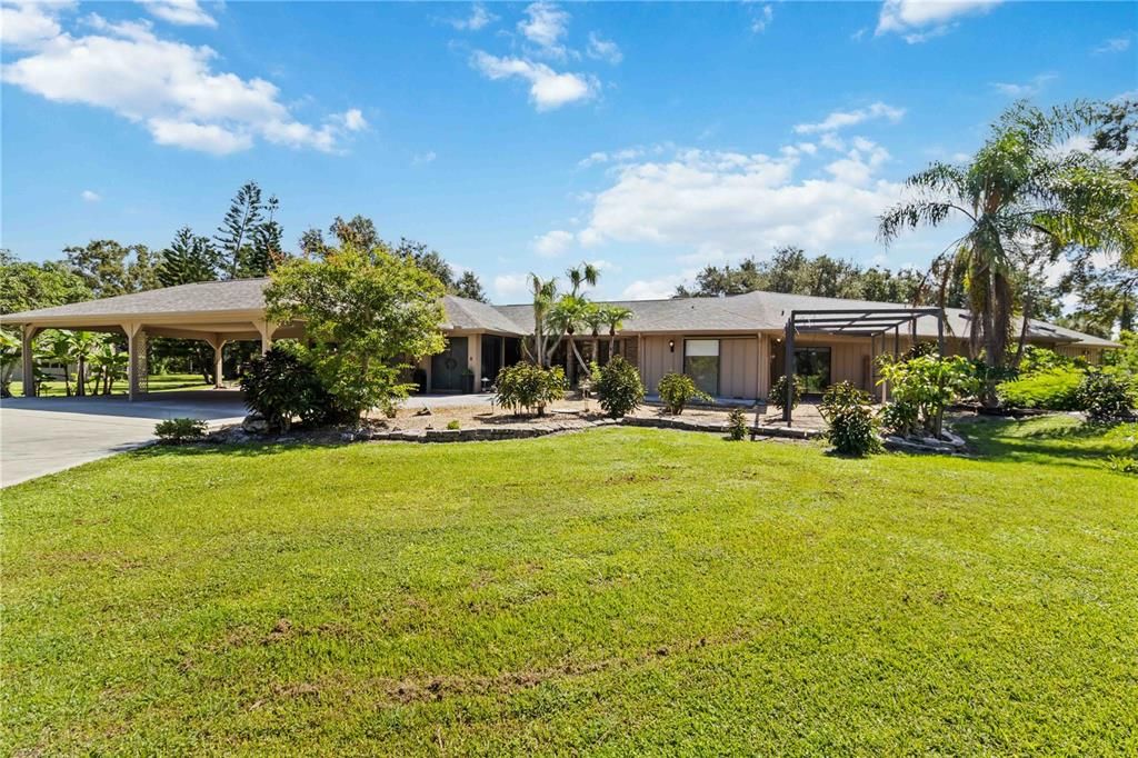 Под контрактом: $1,025,000 (4 спален, 4 ванн, 3533 Квадратных фут)