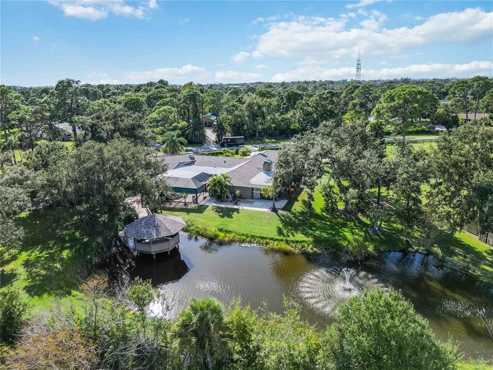 Под контрактом: $1,025,000 (4 спален, 4 ванн, 3533 Квадратных фут)