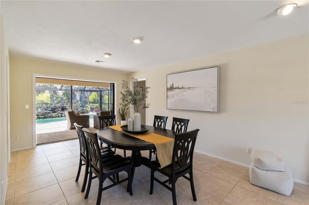 Под контрактом: $1,025,000 (4 спален, 4 ванн, 3533 Квадратных фут)