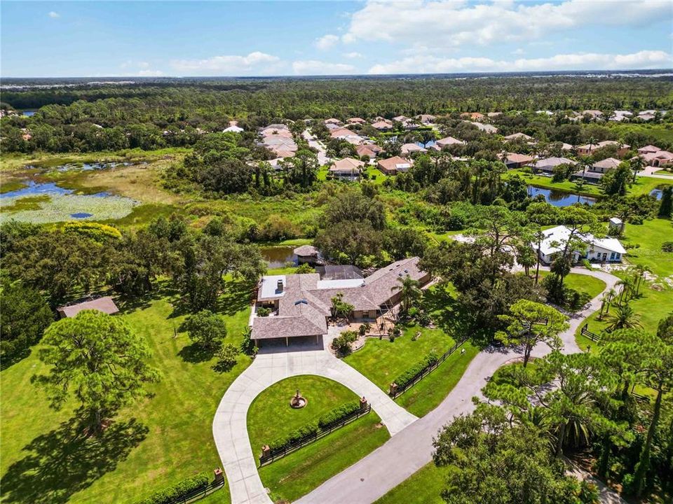 Под контрактом: $1,025,000 (4 спален, 4 ванн, 3533 Квадратных фут)