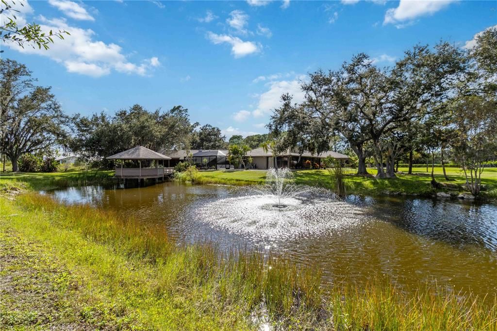 Под контрактом: $1,025,000 (4 спален, 4 ванн, 3533 Квадратных фут)