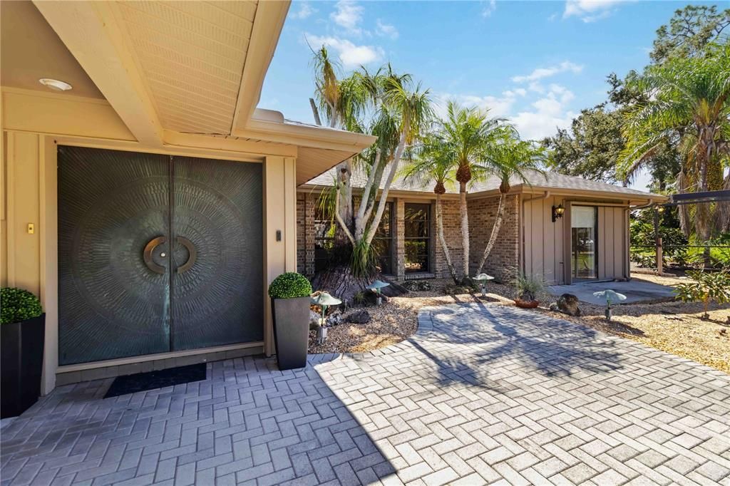 Под контрактом: $1,025,000 (4 спален, 4 ванн, 3533 Квадратных фут)