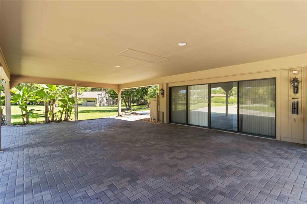 Под контрактом: $1,025,000 (4 спален, 4 ванн, 3533 Квадратных фут)