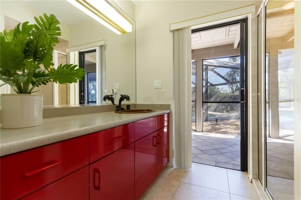 Под контрактом: $1,025,000 (4 спален, 4 ванн, 3533 Квадратных фут)