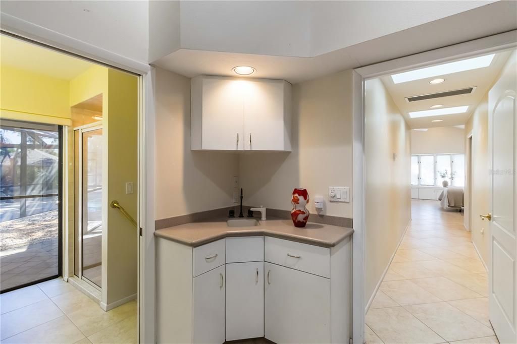 Под контрактом: $1,025,000 (4 спален, 4 ванн, 3533 Квадратных фут)