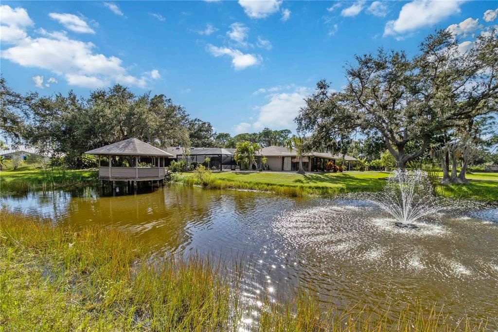 Под контрактом: $1,025,000 (4 спален, 4 ванн, 3533 Квадратных фут)