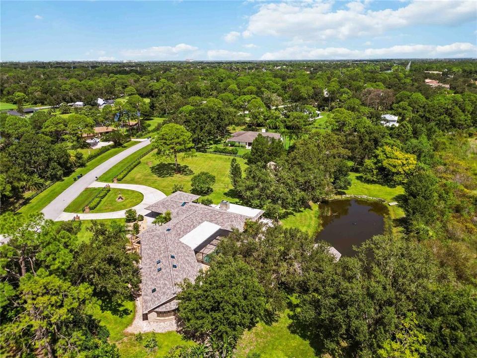 Под контрактом: $1,025,000 (4 спален, 4 ванн, 3533 Квадратных фут)