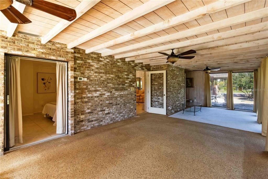 Под контрактом: $1,025,000 (4 спален, 4 ванн, 3533 Квадратных фут)