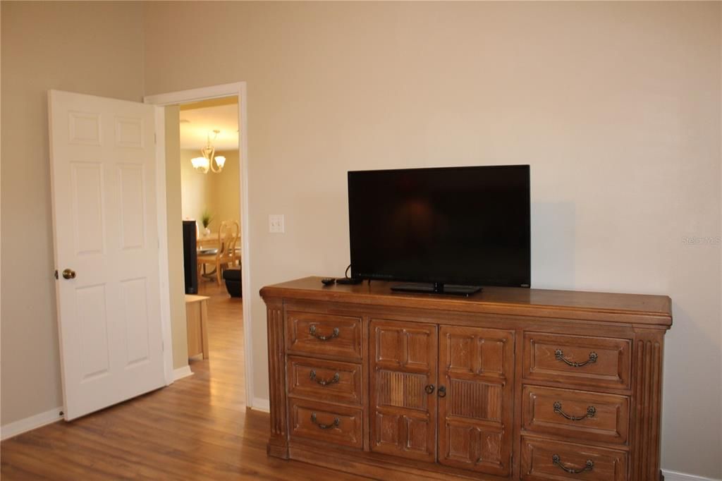 For Rent: $3,695 (2 beds, 2 baths, 1253 Square Feet)