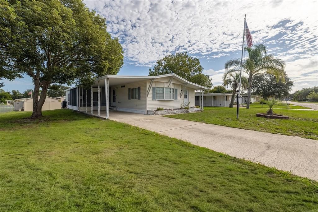 Active With Contract: $185,000 (2 beds, 2 baths, 970 Square Feet)