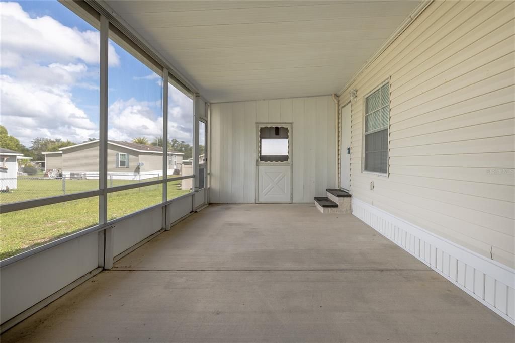 Active With Contract: $185,000 (2 beds, 2 baths, 970 Square Feet)