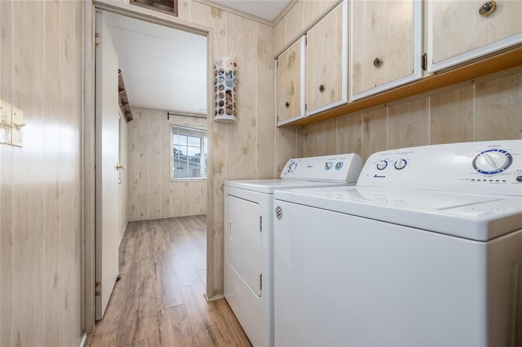 Active With Contract: $185,000 (2 beds, 2 baths, 970 Square Feet)