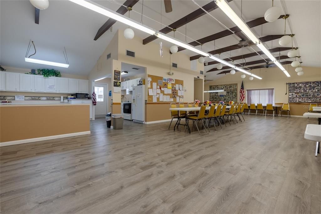 Active With Contract: $185,000 (2 beds, 2 baths, 970 Square Feet)