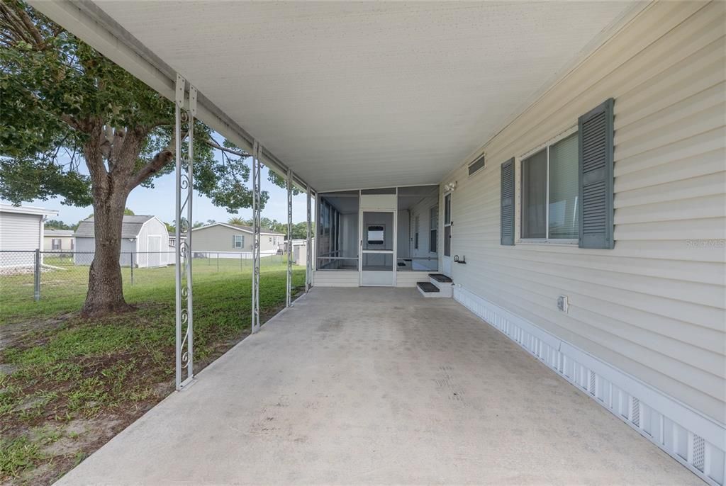 Active With Contract: $185,000 (2 beds, 2 baths, 970 Square Feet)