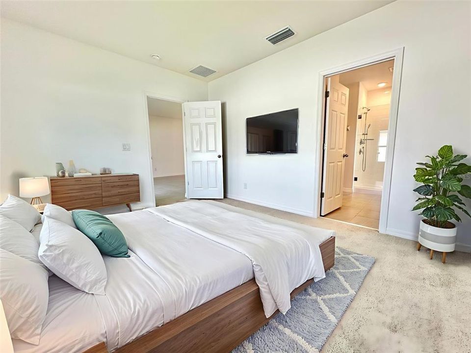 For Rent: $2,299 (4 beds, 2 baths, 1532 Square Feet)